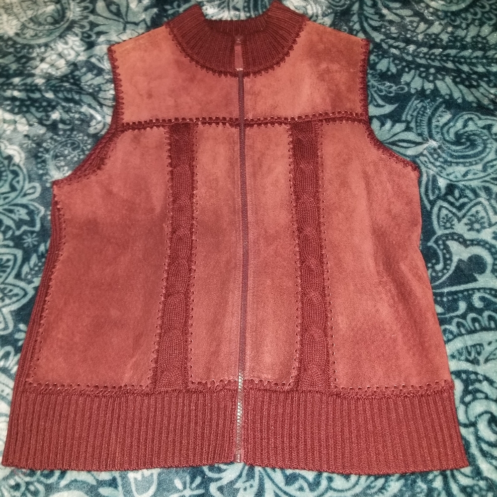🧡 B2G1 EUC full zip no sleeve suede front sweater